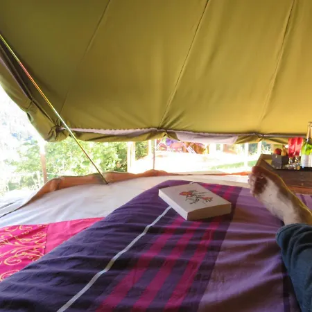 Tente Confort En Zone Naturelle Et Moyenne Montagne Luxuszelt *