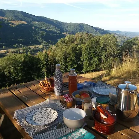 Tente Confort En Zone Naturelle Et Moyenne Montagne *
